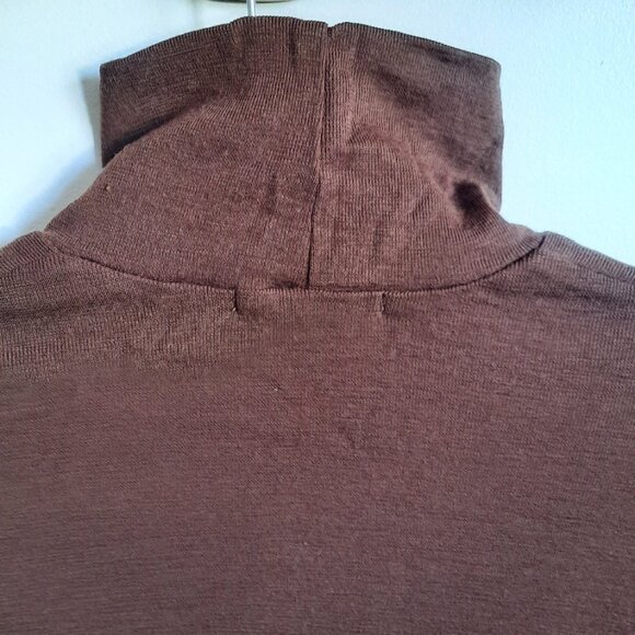 Simply Merino turtleneck size xlarge in nutmeg - Picture 6 of 12